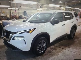 Used 2023 Nissan Rogue S video 2