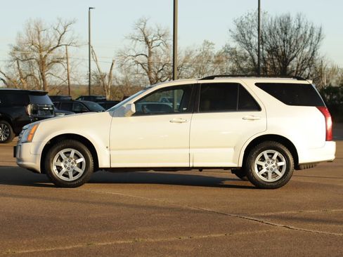 Used 2006 Cadillac SRX w/ Seating Package image 4