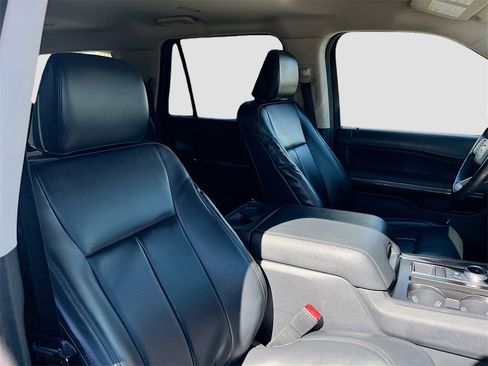Used 2022 Ford Expedition Max XLT image 30