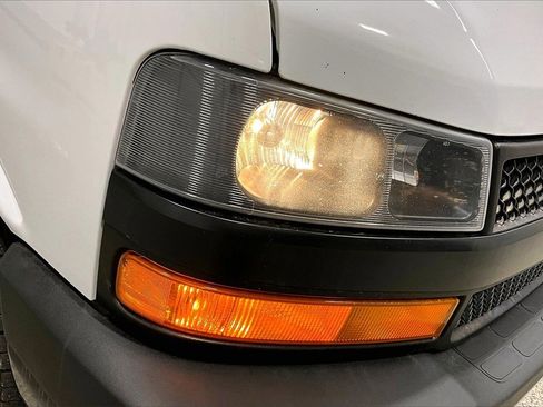 Used 2019 Chevrolet Express 2500 w/ Driver Convenience Package image 27