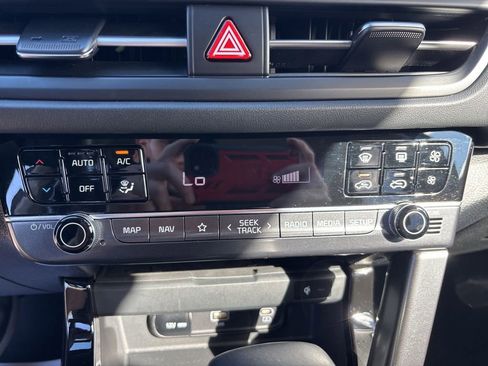 Certified 2024 Kia Seltos SX w/ SX Sunroof Package AWD/4WD image 32