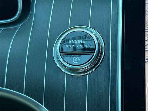 Certified 2025 Mercedes-Benz C 300 4MATIC Sedan image 25