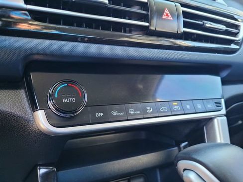 Used 2023 Kia Seltos S w/ Navigation Package FWD image 17