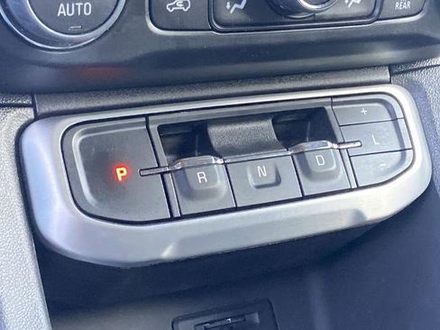 Certified 2023 GMC Acadia SLT w/ Technology Package image 12