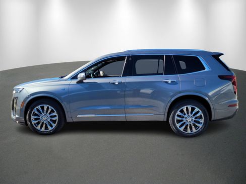 Used 2022 Cadillac XT6 Premium Luxury w/ Platinum Package image 4