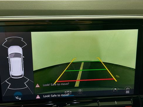 Used 2024 Volkswagen Atlas Cross Sport SE image 23