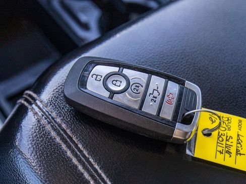 Used 2023 Ford F250 Lariat w/ Chrome Package image 37