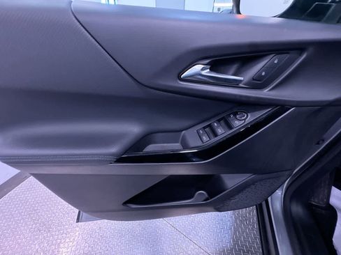 Used 2025 Chevrolet Equinox LT image 12