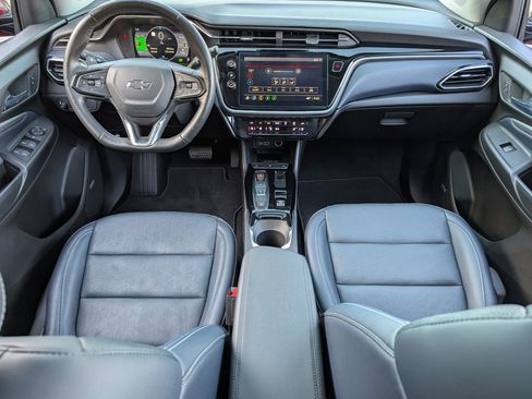 Used 2022 Chevrolet Bolt EUV Premier w/ Sun & Sound Package image 23