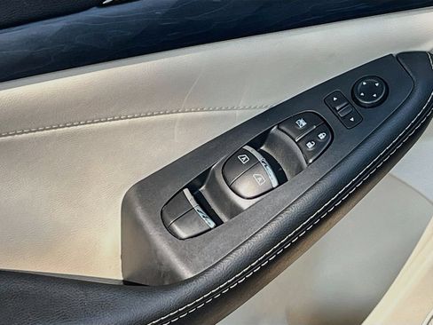 Used 2023 Nissan Maxima Platinum w/ Sport Mat Group FWD image 18