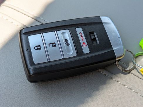 Used 2015 Acura TLX image 41