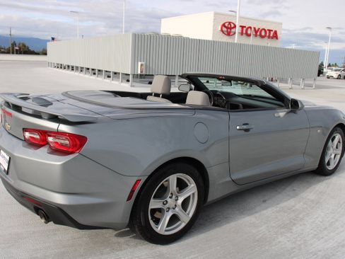 Used 2023 Chevrolet Camaro LT image 10