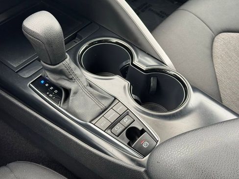 Used 2020 Toyota Camry LE image 33