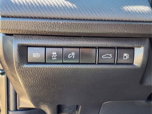 Used 2025 Toyota Camry SE image 15