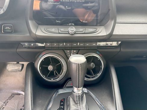 Used 2022 Chevrolet Camaro LT w/ Technology Package RWD image 15