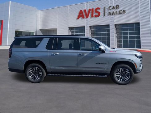 Used 2025 Chevrolet Suburban Z71 image 5