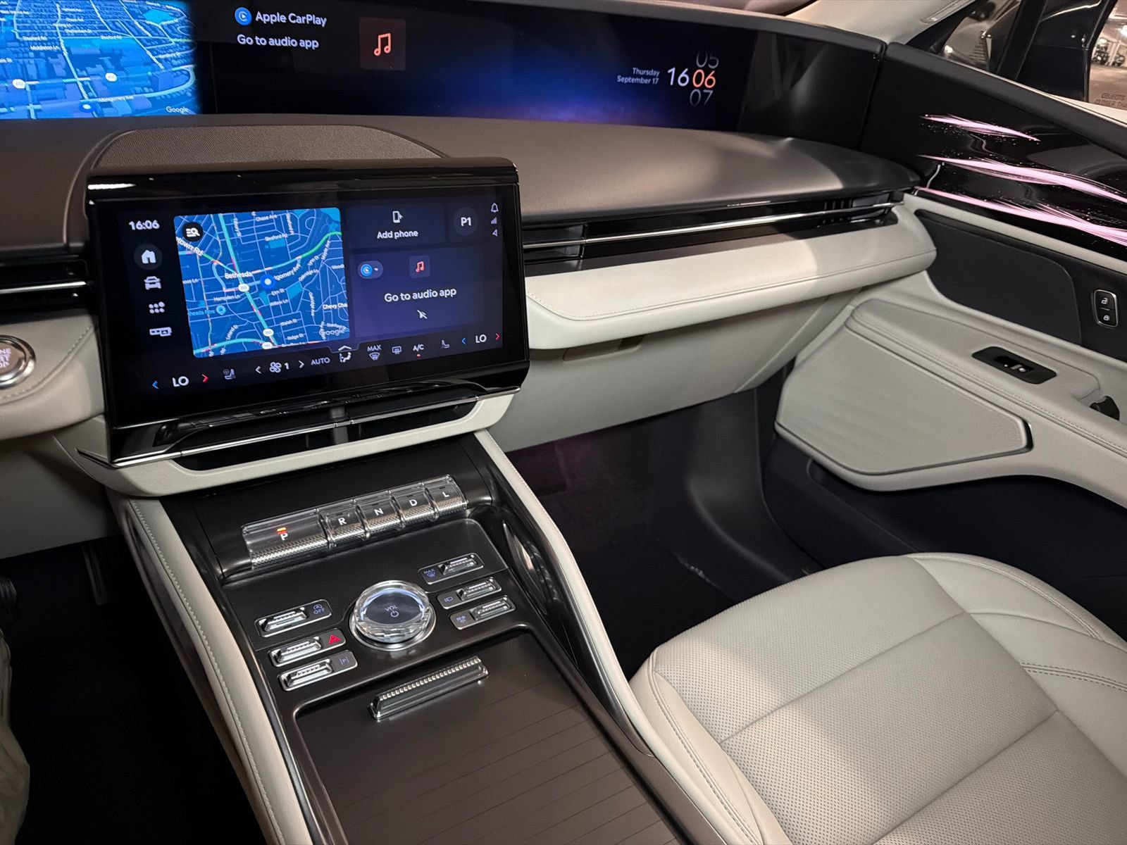 New 2026 Lincoln Nautilus Premier AWD/4WD image 25