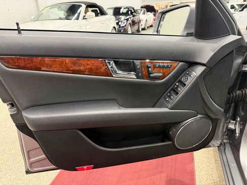 Used 2011 Mercedes-Benz C 300 4MATIC Sedan image 17