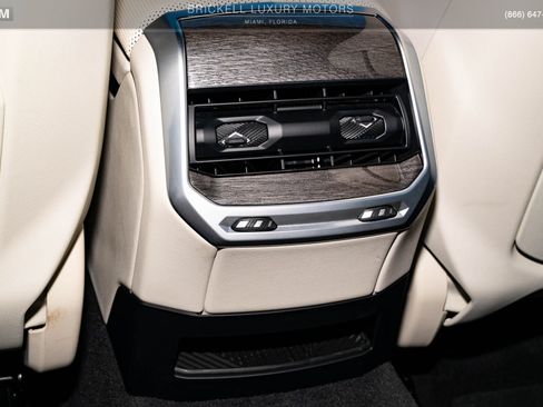 Used 2024 BMW 760i xDrive AWD/4WD image 23