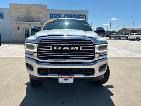 Used 2019 RAM 2500 Laramie AWD/4WD image 2
