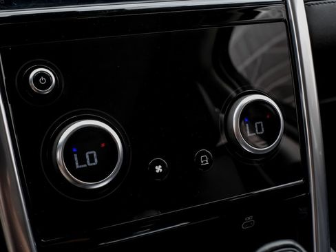 Used 2021 Land Rover Discovery Sport SE image 23