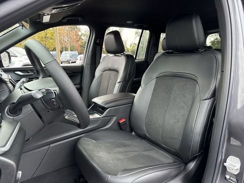 New 2025 Jeep Grand Cherokee Altitude image 11