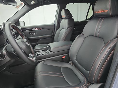 Certified 2025 Honda Pilot TrailSport image 16