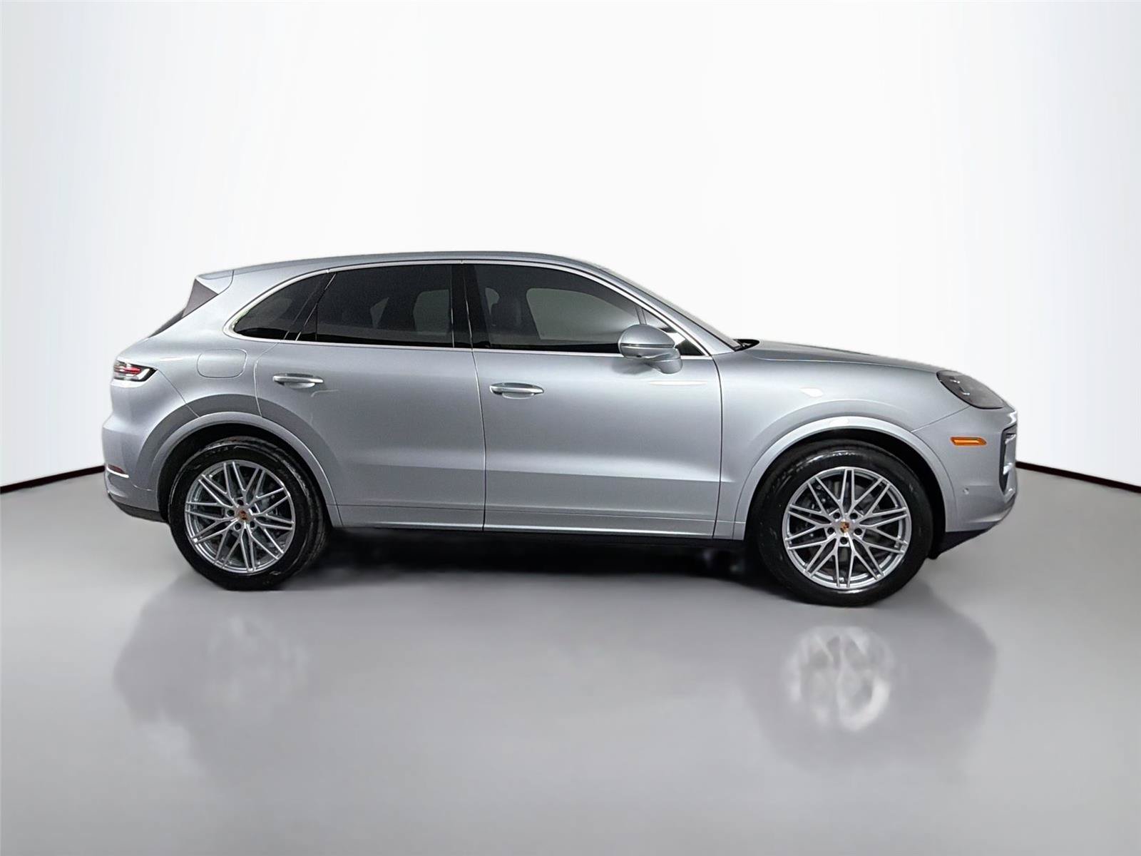 Certified 2026 Porsche Cayenne AWD/4WD image 8