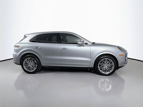 Certified 2026 Porsche Cayenne AWD/4WD image 8