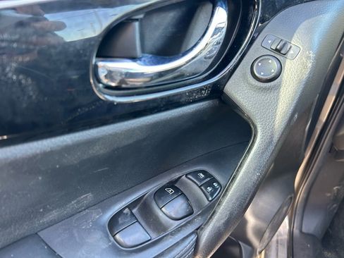 Used 2017 Nissan Rogue Sport SL w/ SL Premium Package image 12