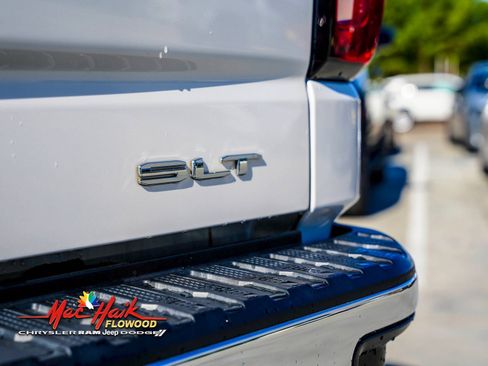 Used 2022 GMC Sierra 1500 SLT w/ SLT Convenience Package image 7