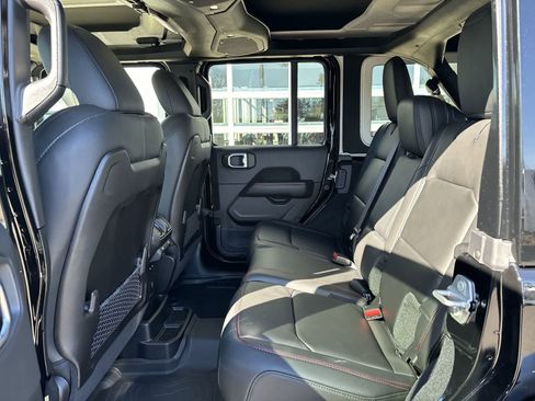 New 2026 Jeep Wrangler Unlimited Rubicon AWD/4WD image 7