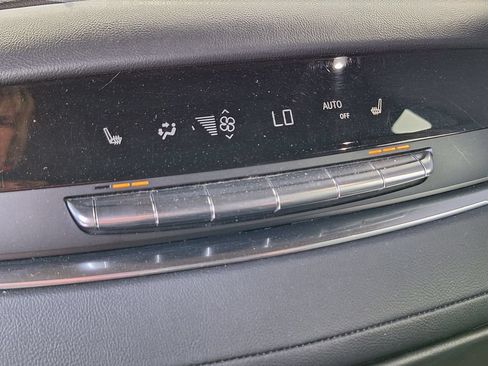 Used 2023 Cadillac Escalade ESV Premium Luxury AWD/4WD image 14