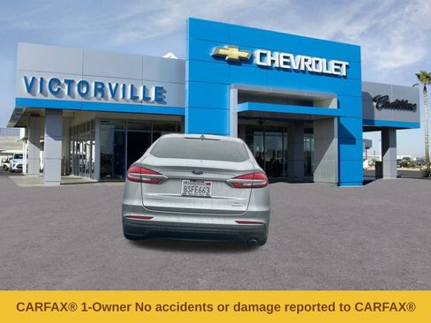 Used 2020 Ford Fusion SE image 4