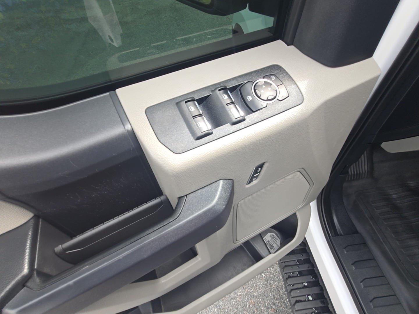 Used 2020 Ford F150 XL w/ Equipment Group 101A Mid AWD/4WD image 12