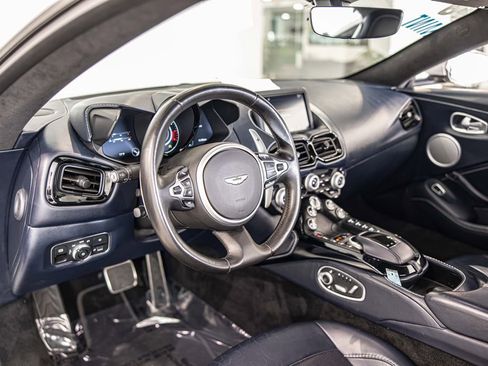 Used 2020 Aston Martin V8 Vantage Coupe RWD image 17