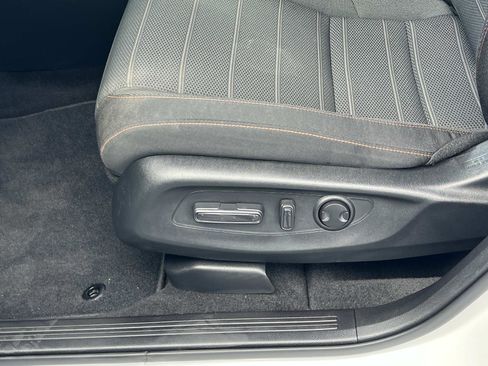 Certified 2025 Honda CR-V Sport image 16