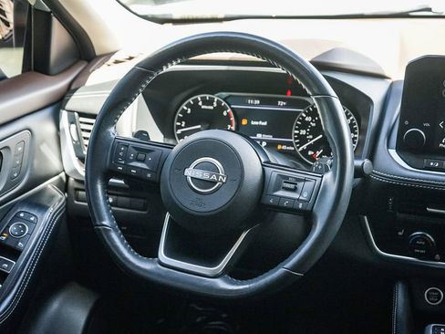 Used 2023 Nissan Rogue SL w/ SL Premium Package FWD image 16