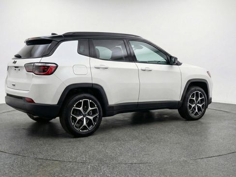 Used 2025 Jeep Compass Limited AWD/4WD image 9