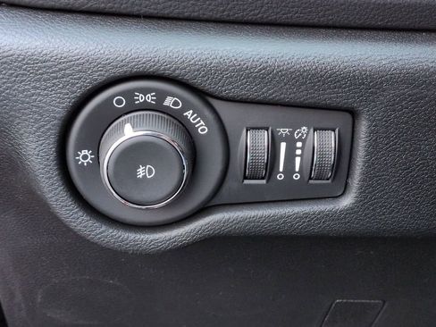 New 2026 Chrysler Pacifica Select image 16