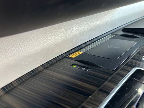 Used 2021 Toyota Sienna Limited image 50