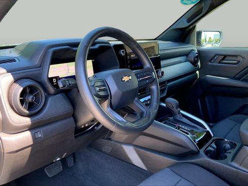 Used 2024 Chevrolet Colorado W/T w/ WT Convenience Package II RWD image 17