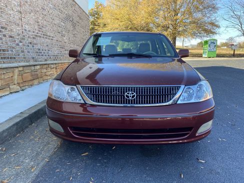 Used 2001 Toyota Avalon XLS image 2