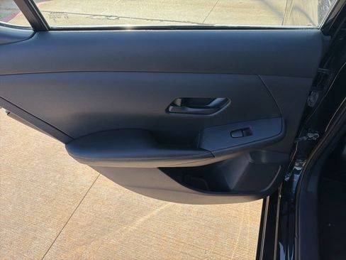 Used 2024 Nissan Sentra SV FWD image 15
