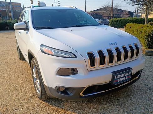 Used 2018 Jeep Cherokee Limited AWD/4WD image 16