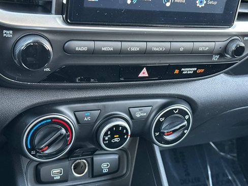 Used 2026 Hyundai Venue SE FWD image 19