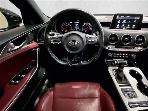 Used 2018 Kia Stinger GT1 RWD image 7