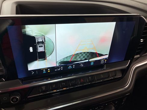 Used 2024 Chevrolet Silverado 3500 High Country w/ Technology Package image 31