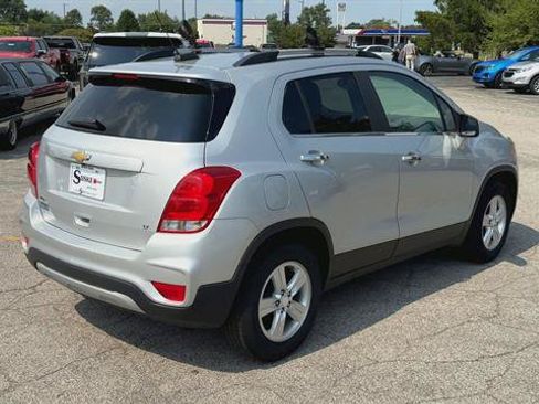 Used 2018 Chevrolet Trax LT w/ LT Convenience Package FWD image 8
