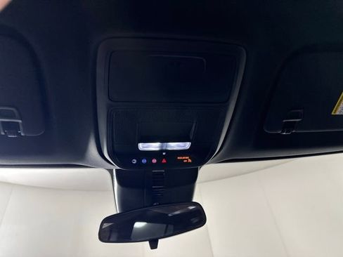 Used 2026 Chevrolet Traverse LT image 24